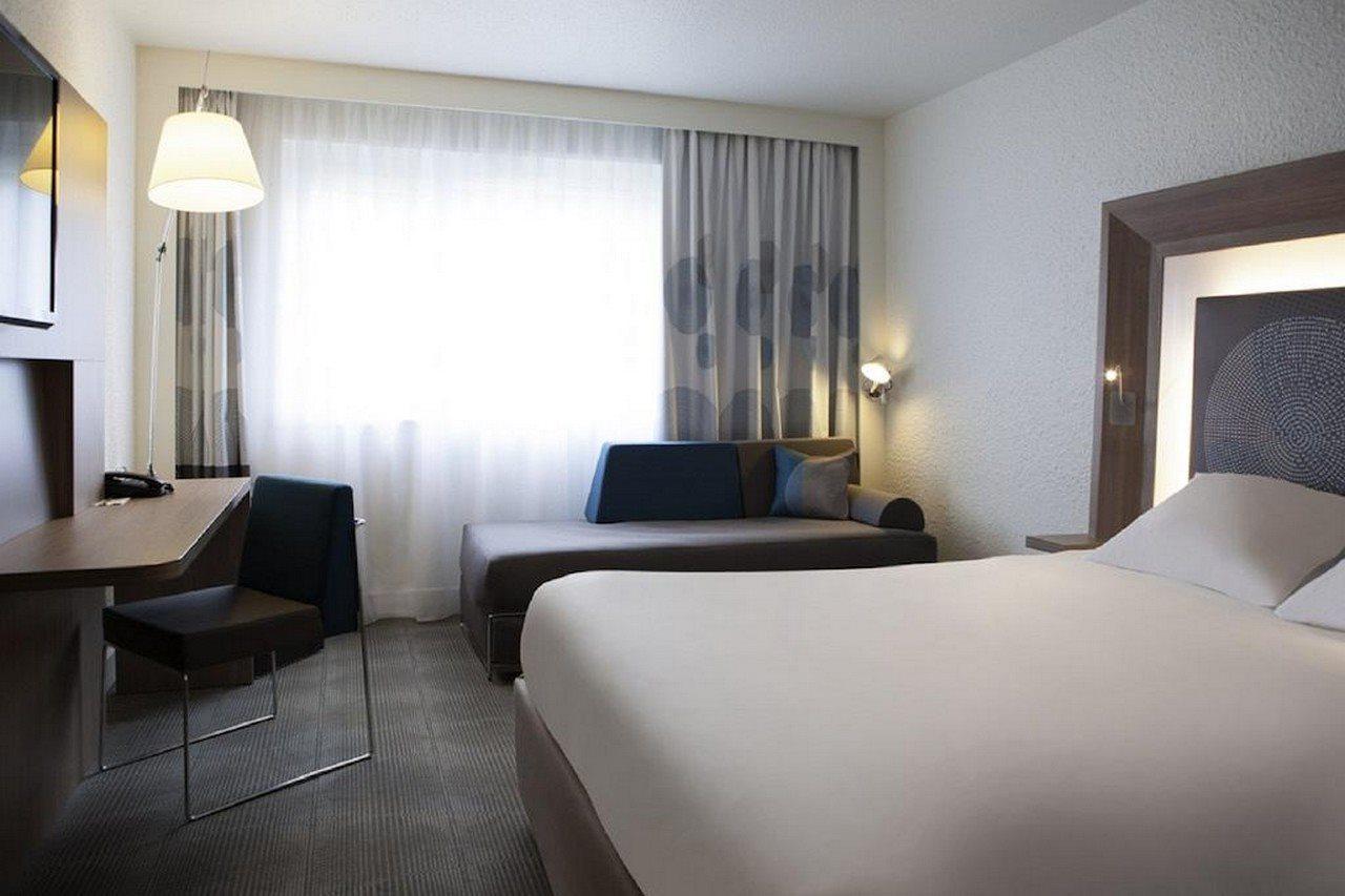 Novotel Fontainebleau Ury Eksteriør bilde