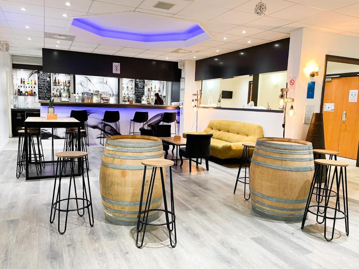 Novotel Fontainebleau Ury Eksteriør bilde