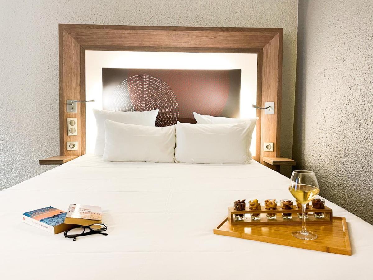 Novotel Fontainebleau Ury Eksteriør bilde