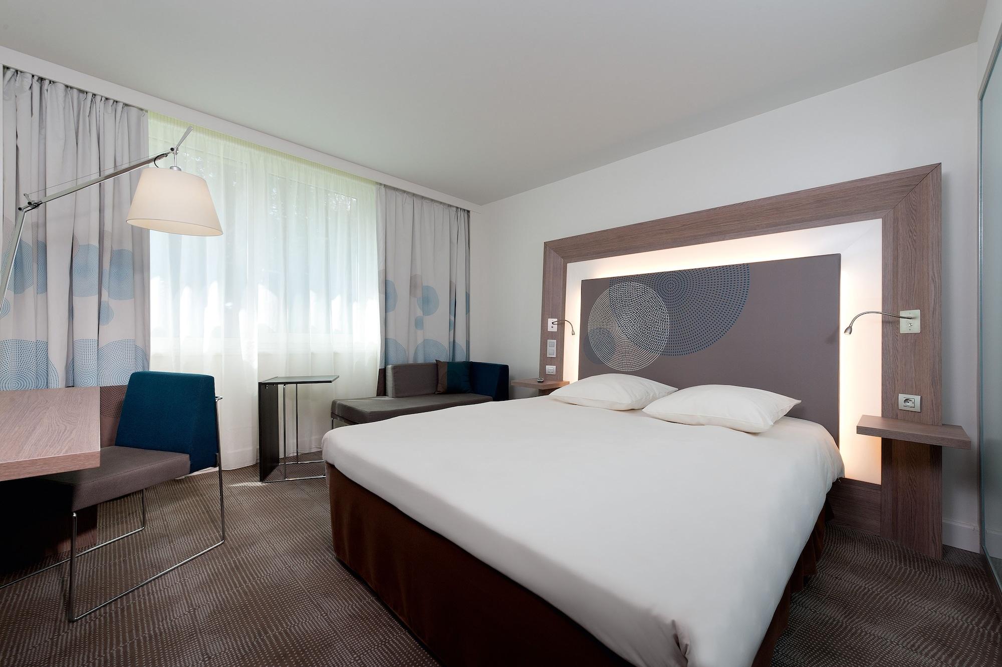 Novotel Fontainebleau Ury Eksteriør bilde