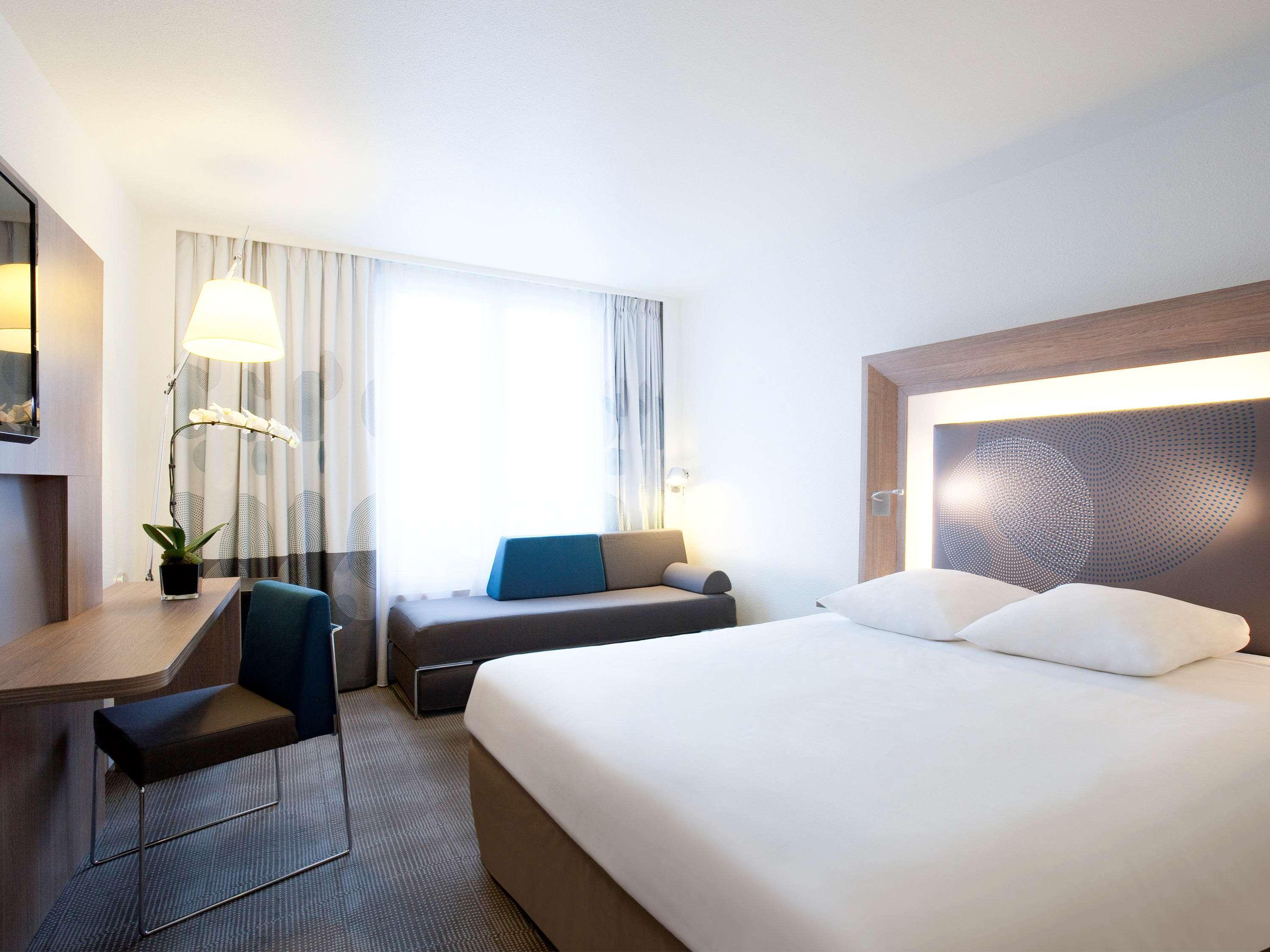 Novotel Fontainebleau Ury Eksteriør bilde