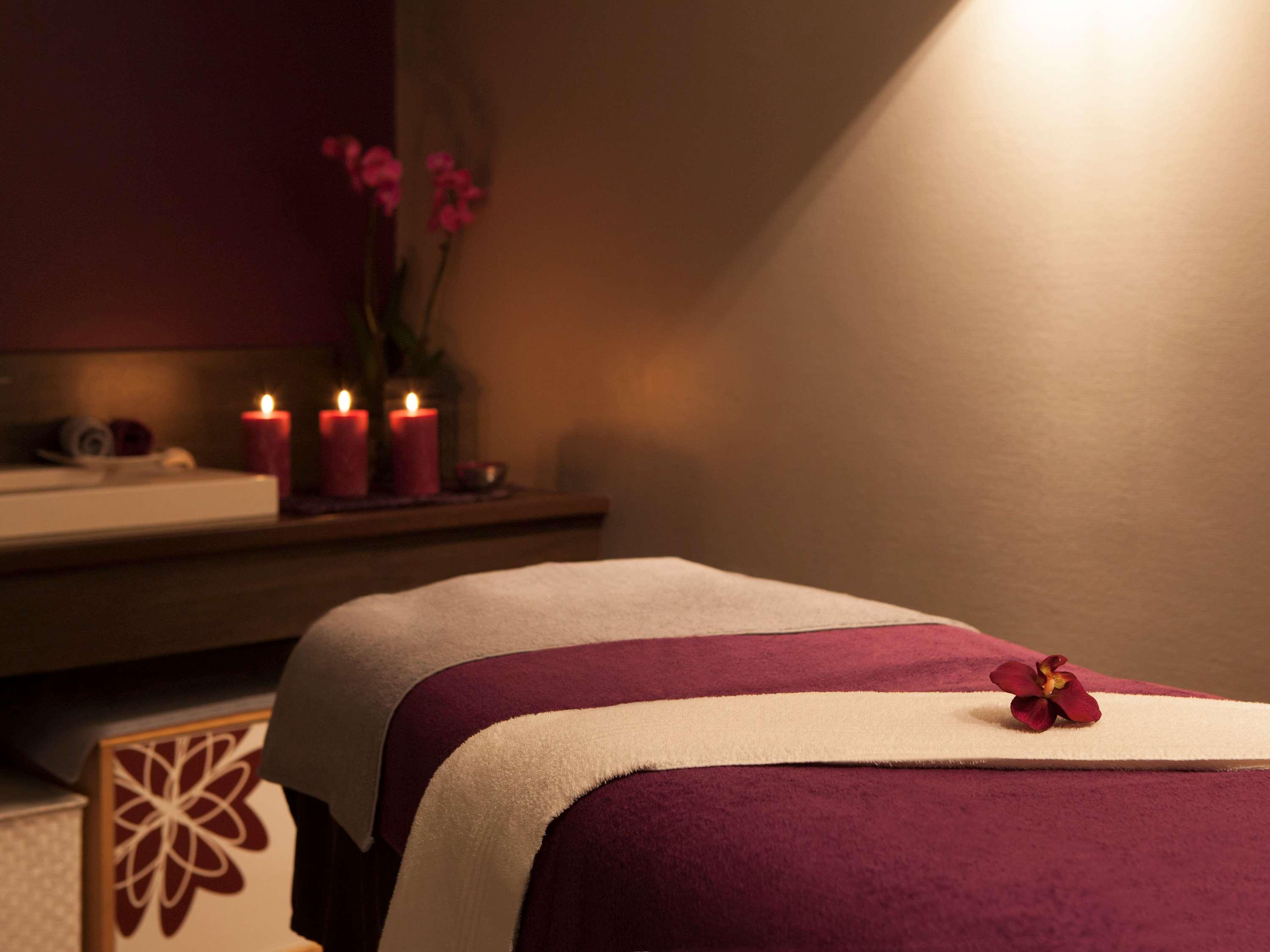 Novotel Fontainebleau Ury Eksteriør bilde