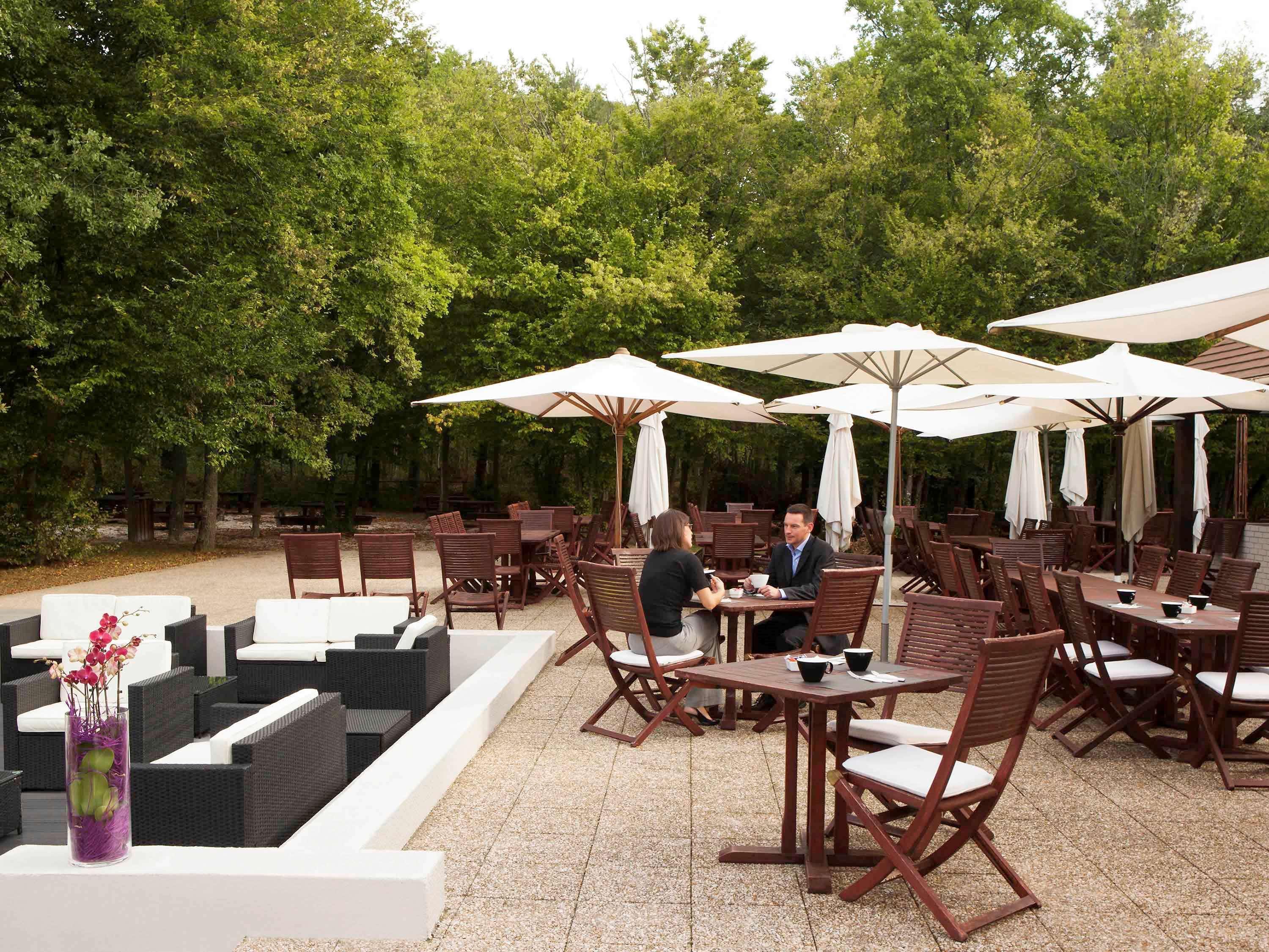 Novotel Fontainebleau Ury Eksteriør bilde