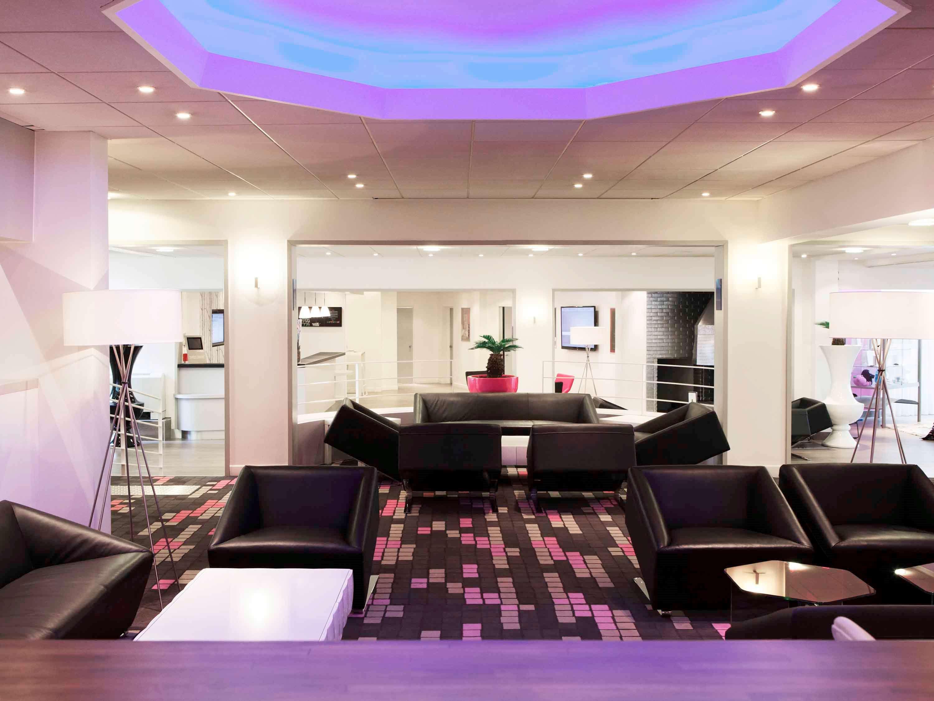 Novotel Fontainebleau Ury Eksteriør bilde