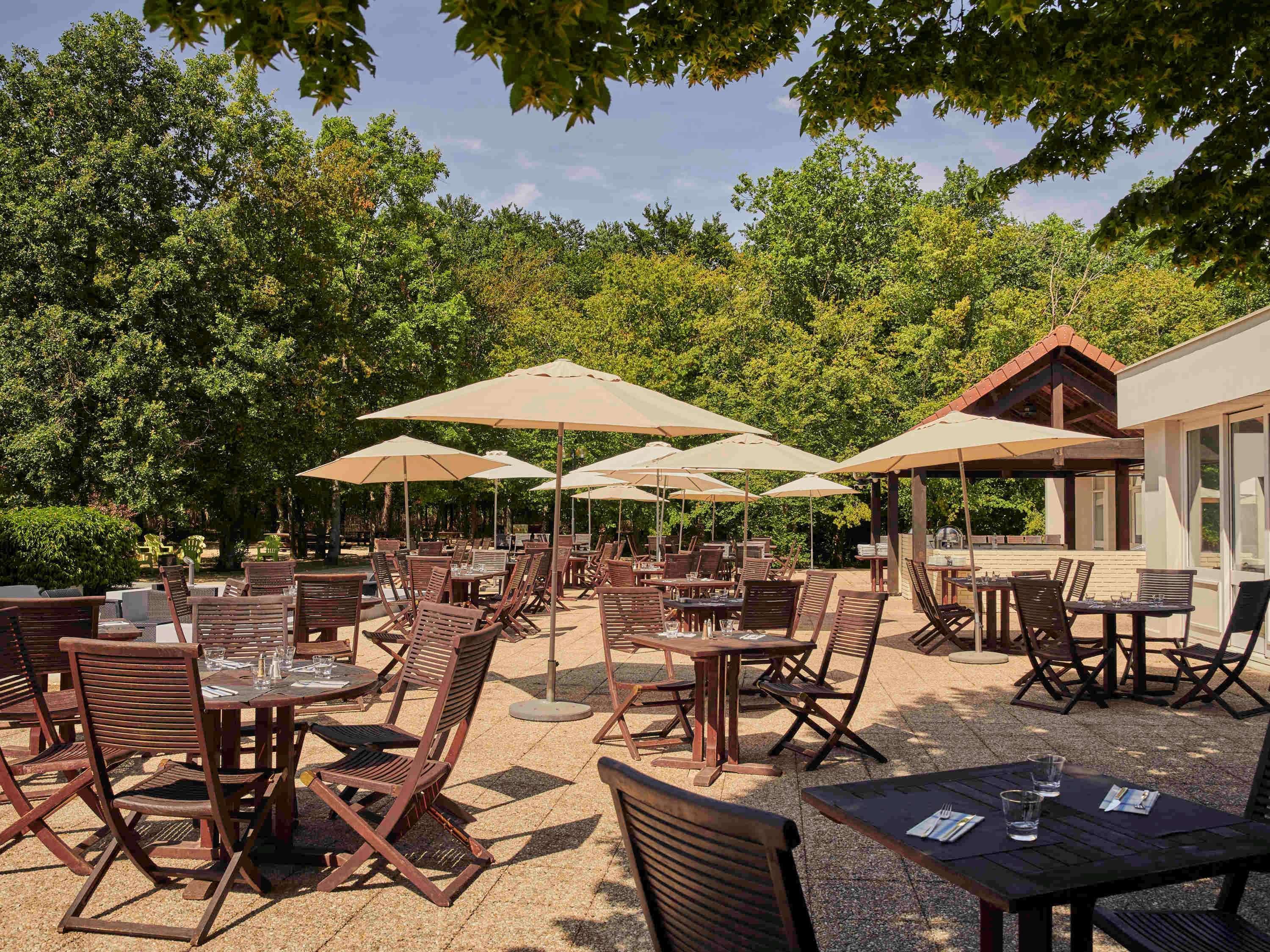 Novotel Fontainebleau Ury Eksteriør bilde