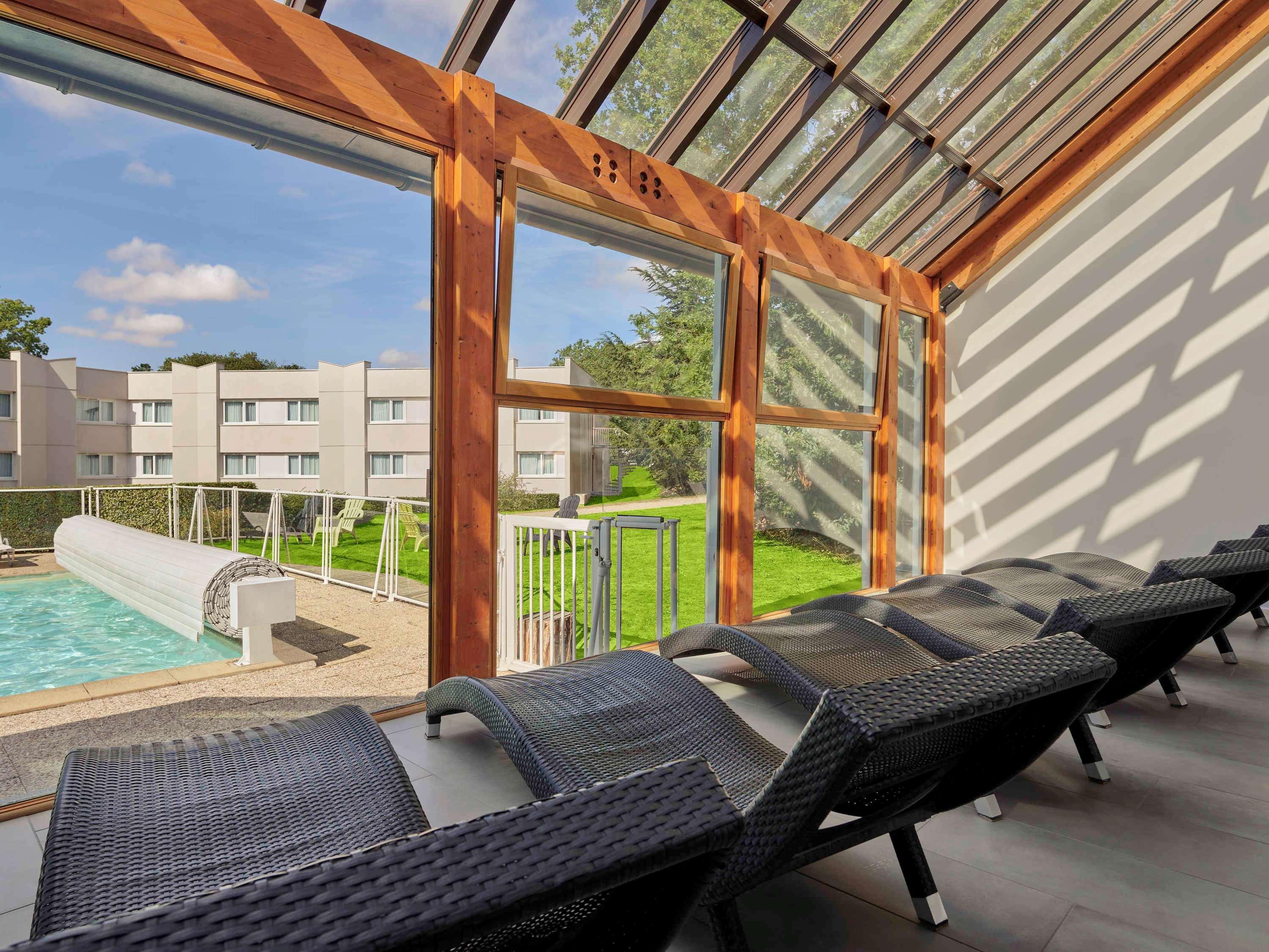 Novotel Fontainebleau Ury Eksteriør bilde