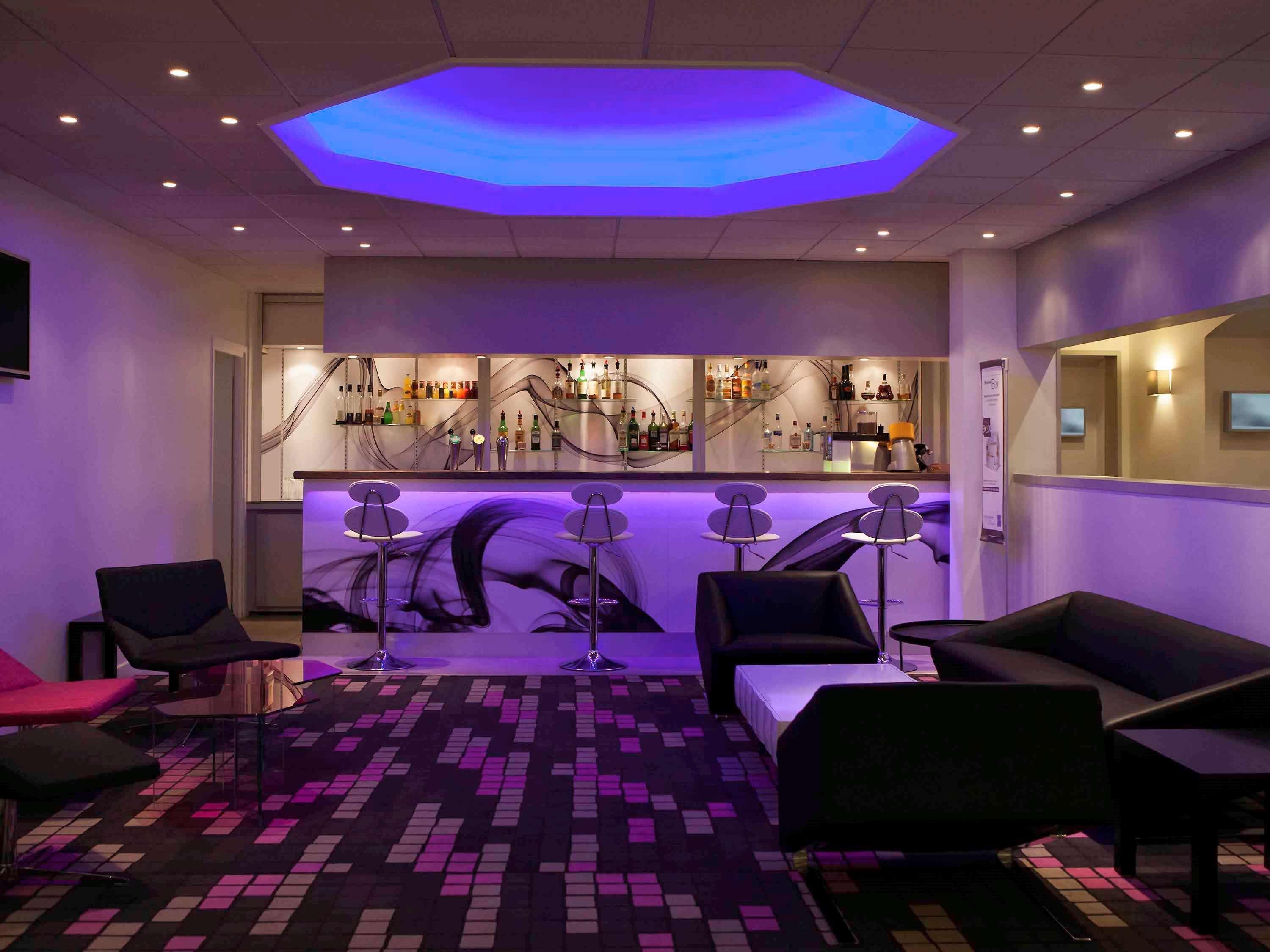 Novotel Fontainebleau Ury Eksteriør bilde