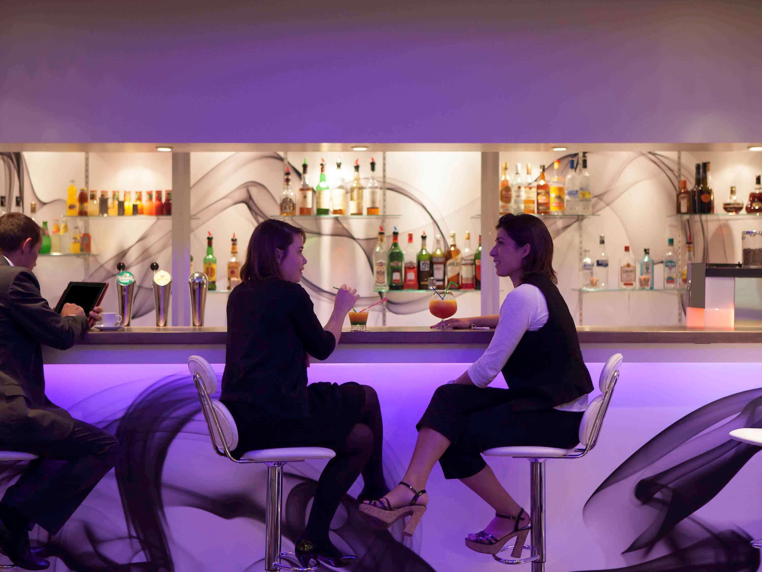 Novotel Fontainebleau Ury Eksteriør bilde