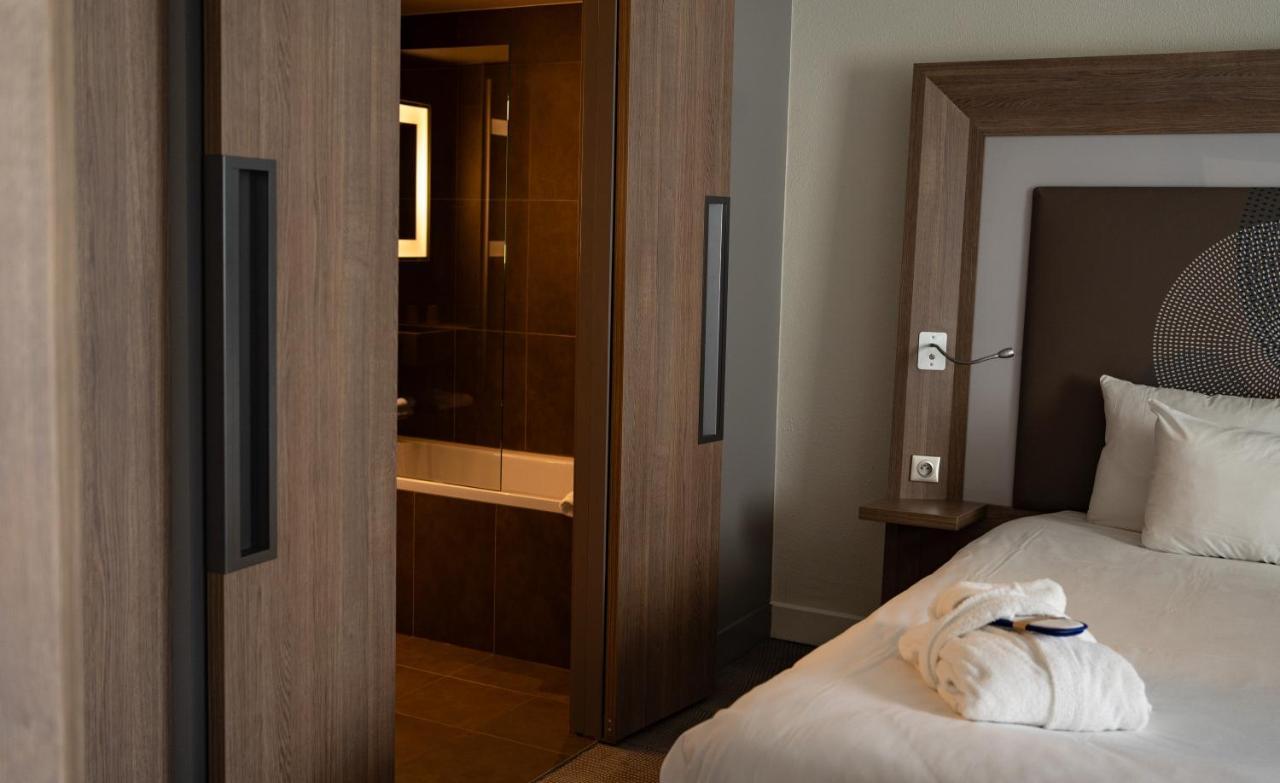 Novotel Fontainebleau Ury Eksteriør bilde