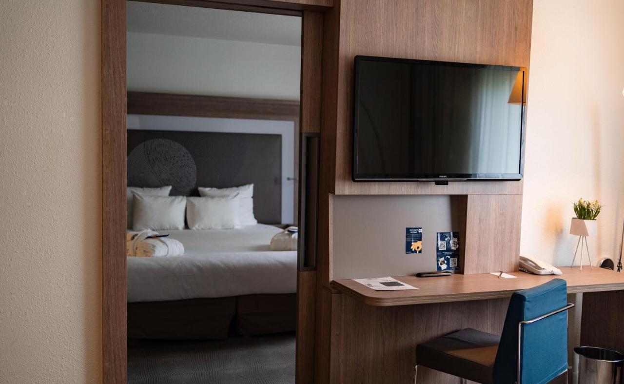 Novotel Fontainebleau Ury Eksteriør bilde