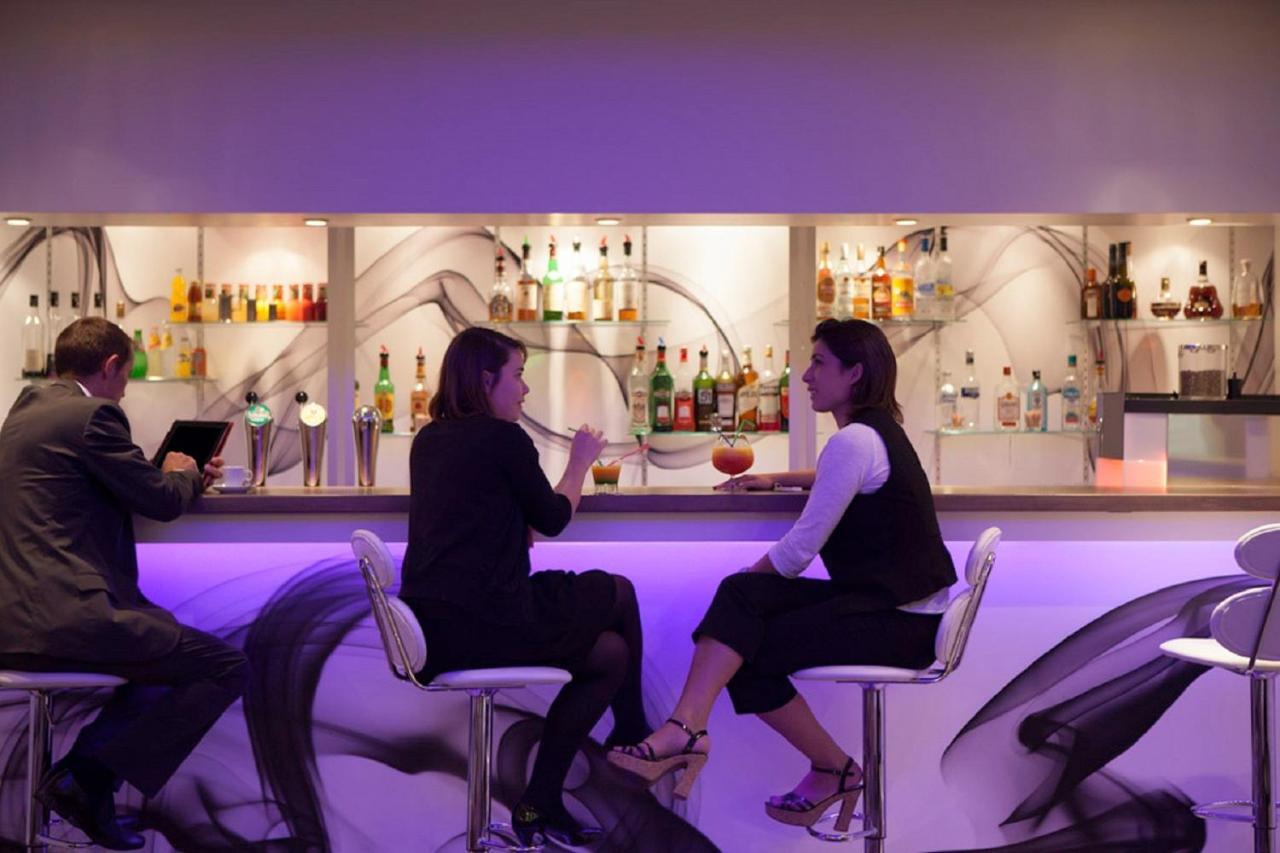 Novotel Fontainebleau Ury Eksteriør bilde